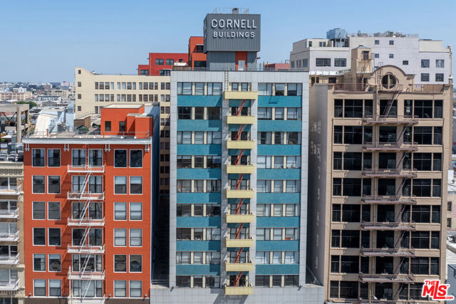 746 S Los Angeles Street, Los Angeles CA: https://media.crmls.org/mediaz/27137a26-a691-4b7a-a5a6-212bac588a99.jpg