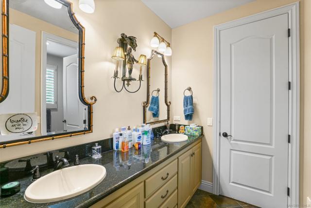10636 Birch Bluff Ave, San Diego CA: https://media.crmls.org/mediaz/27159331-baf3-4b4d-9fd2-f739ac997801.jpg