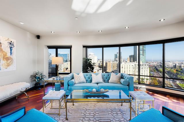 200 Harbor Dr, San Diego CA: https://media.crmls.org/mediaz/27165b2c-7050-448a-96c3-166f174c4701.jpg
