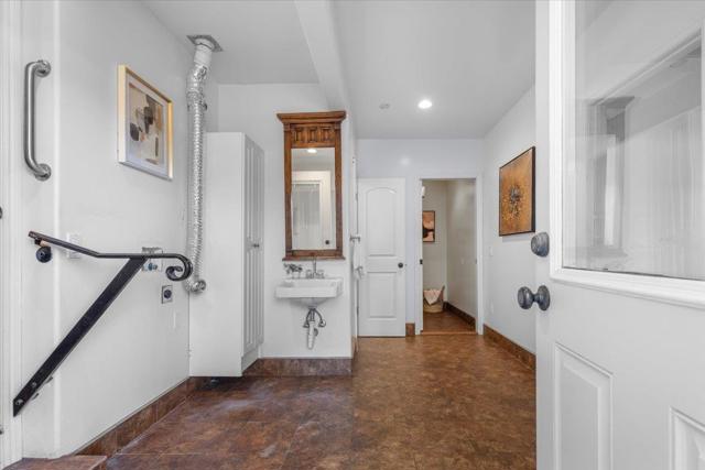 510 Sunnymount Avenue, Sunnyvale CA: https://media.crmls.org/mediaz/2716a21f-7608-41be-898d-031a138fd841.jpg