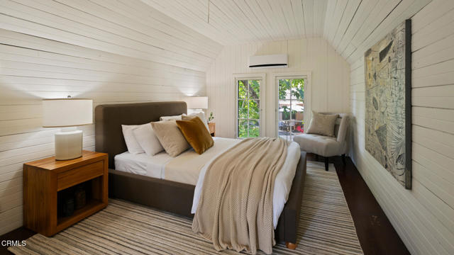 1241 S Oak Knoll Avenue, Pasadena CA: https://media.crmls.org/mediaz/271781ad-833e-4893-8cc0-fc310052fbe0.jpg