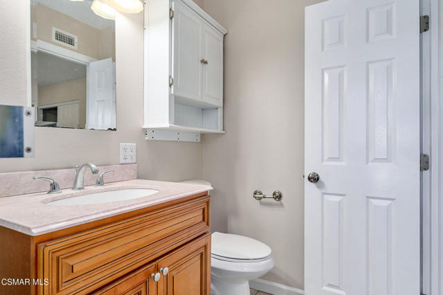 560 Randy Drive, Newbury Park CA: https://media.crmls.org/mediaz/27195752-ab38-43de-b3ff-1586fdb15d25.jpg