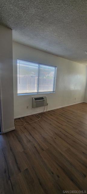 1219 Linalda Dr, El Cajon CA: https://media.crmls.org/mediaz/27196668-bd45-4176-9e9c-56fe8b3088d9.jpg