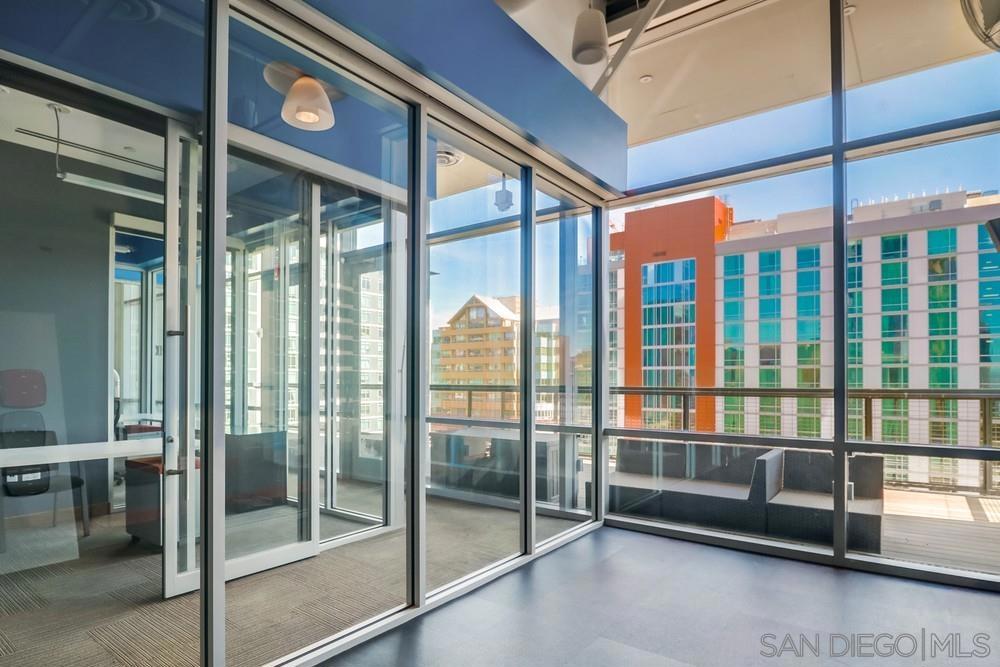 MLS #250032382SD img 50