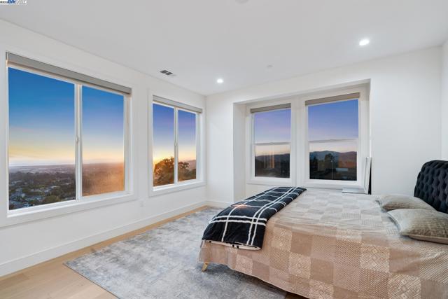 3606 Sarita St, Hayward CA: https://media.crmls.org/mediaz/2719e95b-6417-4bde-8b45-cfcadc5be7b8.jpg