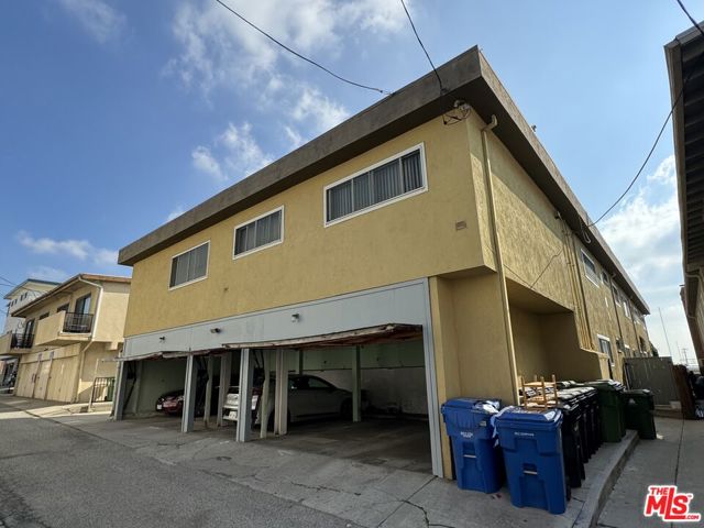 7769 Saint Bernard Street, Playa del Rey CA: https://media.crmls.org/mediaz/271a0de2-aa2d-4421-847b-3bed0e7e9399.jpg