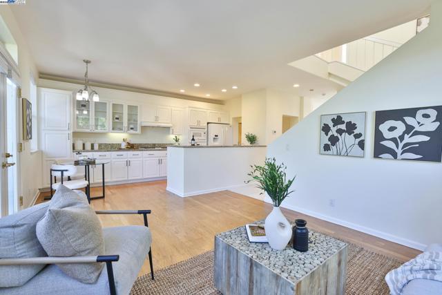 11030 Via Sorrento, Cupertino CA: https://media.crmls.org/mediaz/271a958b-ea45-4769-8dd6-6fa98d64ba5d.jpg