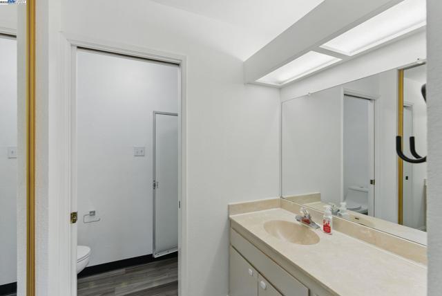 6198 Civic Terrace Ave, Newark CA: https://media.crmls.org/mediaz/271af84c-c14b-4f82-8883-2916e525add8.jpg