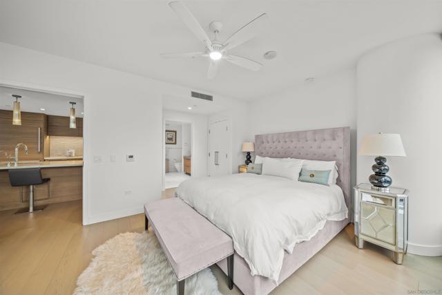 888 W E St, San Diego CA: https://media.crmls.org/mediaz/271b2a40-3324-4026-a87f-951dbfb94cc8.jpg