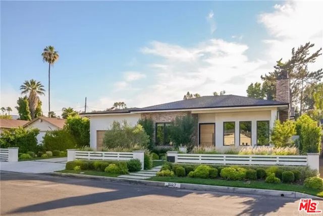 5107 Gaynor Avenue, Encino CA: https://media.crmls.org/mediaz/271b3dd1-26e5-4a7f-b320-232ab54fb14b.jpg