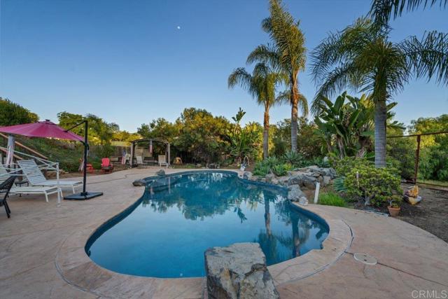 1315 Hermana Court, Vista CA: https://media.crmls.org/mediaz/271b8bb2-673e-40a6-814d-170cfce3b931.jpg