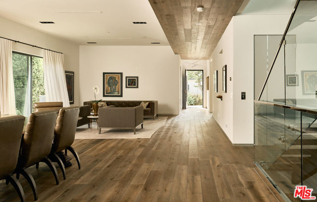 144 N Bowling Green Way, Los Angeles CA: https://media.crmls.org/mediaz/271bb82a-1e63-4a9c-9459-55d2ae6af84e.jpg