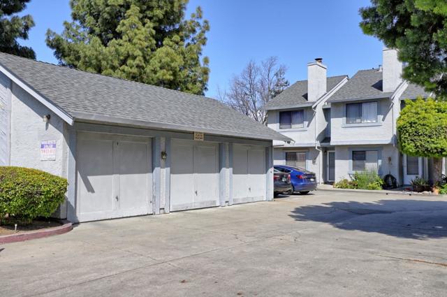 482 S Willard Avenue, San Jose CA: https://media.crmls.org/mediaz/271bdfef-f686-458c-94eb-681ddfef7e7c.jpg