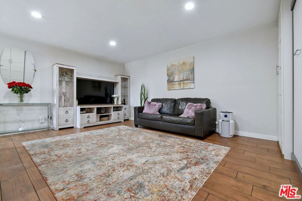 MLS #26915335 image #56