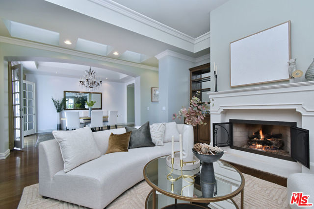 4177 KESTER Avenue, Sherman Oaks CA: https://media.crmls.org/mediaz/271cd142-8a89-4ee3-996b-67d2599e43fe.jpg