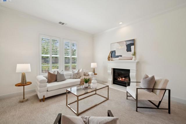 2307 Vineyard Heights Ln, Pleasanton CA: https://media.crmls.org/mediaz/271d5f48-1354-4376-85b9-016eea2c1fe0.jpg