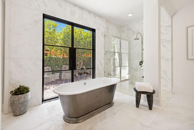 80740 Via Portofino, La Quinta CA: https://media.crmls.org/mediaz/271f4de4-cd9f-42fa-8b74-568ce1daf02c.jpg