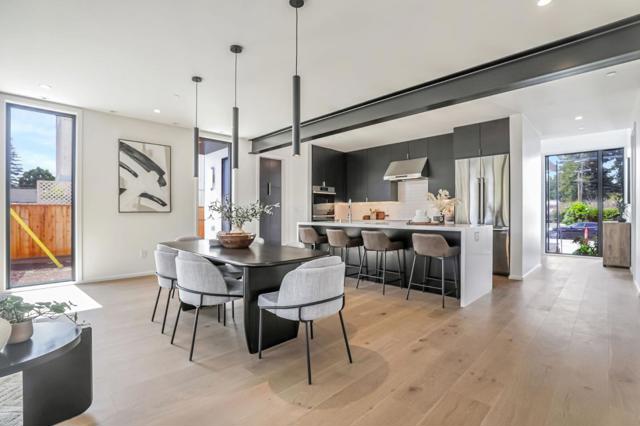 2160 Menalto Avenue, Menlo Park CA: https://media.crmls.org/mediaz/271f5345-57ec-4326-a7f4-21684690ead4.jpg