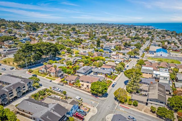 620624 Mcclellan Avenue, Monterey CA: https://media.crmls.org/mediaz/271f5b0d-8f15-4729-943d-dd4374429ebf.jpg