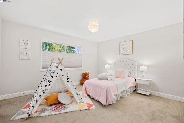 955 Maud Ave, San Leandro CA: https://media.crmls.org/mediaz/271f7972-c3c6-4bfa-b316-3adb5a582430.jpg