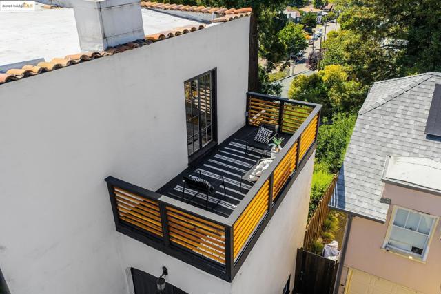 740 Calmar Ave, Oakland CA: https://media.crmls.org/mediaz/271f7f78-6224-435c-9893-d6b5cba637ef.jpg