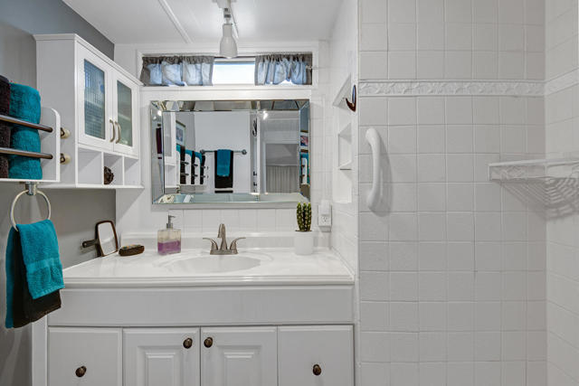 2 Sand Creek, Cathedral City CA: https://media.crmls.org/mediaz/271fba38-2df8-4708-a527-6555bcc18025.jpg