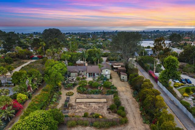 1567 Crest Drive, Encinitas CA: https://media.crmls.org/mediaz/271fdf7b-217f-40f8-b3ec-6885b7c7f58d.jpg