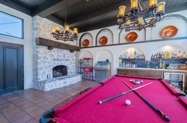 1 Santa Lucia Avenue, Salinas CA: https://media.crmls.org/mediaz/272020f6-a228-429c-887b-00d654a71f57.jpg
