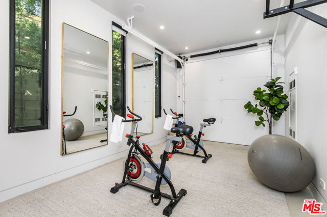 518 Huntley Drive, West Hollywood CA: https://media.crmls.org/mediaz/272189b4-acc5-45a2-b17d-07ac7f76d90a.jpg