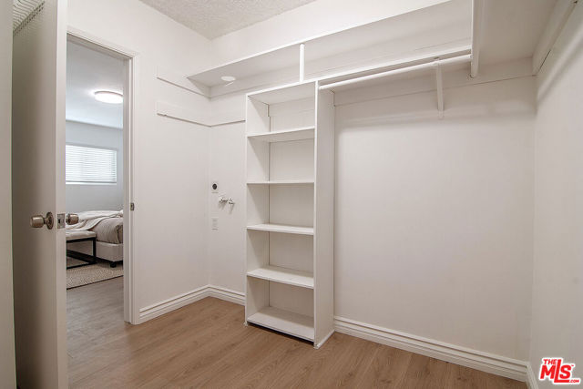 10725 Ohio Avenue, Los Angeles CA: https://media.crmls.org/mediaz/27222923-e920-4ed1-81cc-2c112f1d363b.jpg