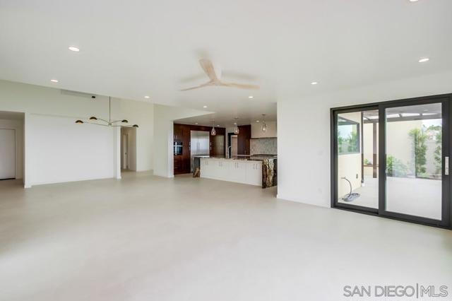 14066 Crest Way, Del Mar CA: https://media.crmls.org/mediaz/27224cdd-0fd0-4f03-85b8-65034b11df09.jpg