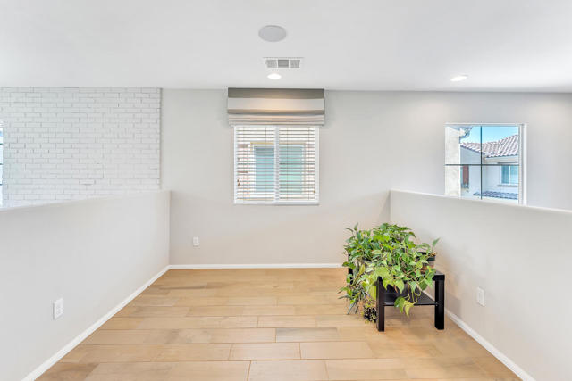 232 Paseo Gusto, Palm Desert CA: https://media.crmls.org/mediaz/272253c7-f9d4-4349-bd92-6d654bd57b1c.jpg