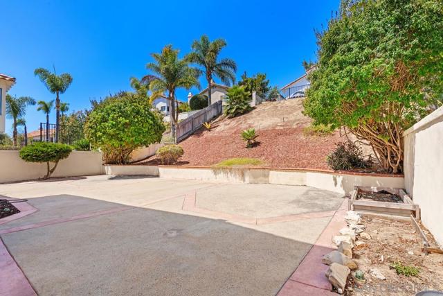 4626 Tarantella Lane, San Diego CA: https://media.crmls.org/mediaz/272276f5-65eb-4e0c-b3f2-02b6ce59c320.jpg