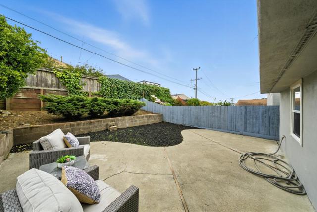 362 Lakeshire Drive, Daly City CA: https://media.crmls.org/mediaz/2723673e-642b-44d6-a28f-5c116b427454.jpg