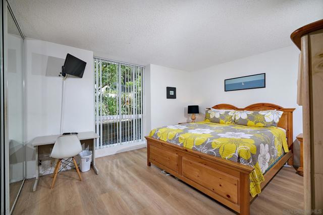 999 N Pacific St, Oceanside CA: https://media.crmls.org/mediaz/27239407-70a2-4e23-8efd-139671aba834.jpg