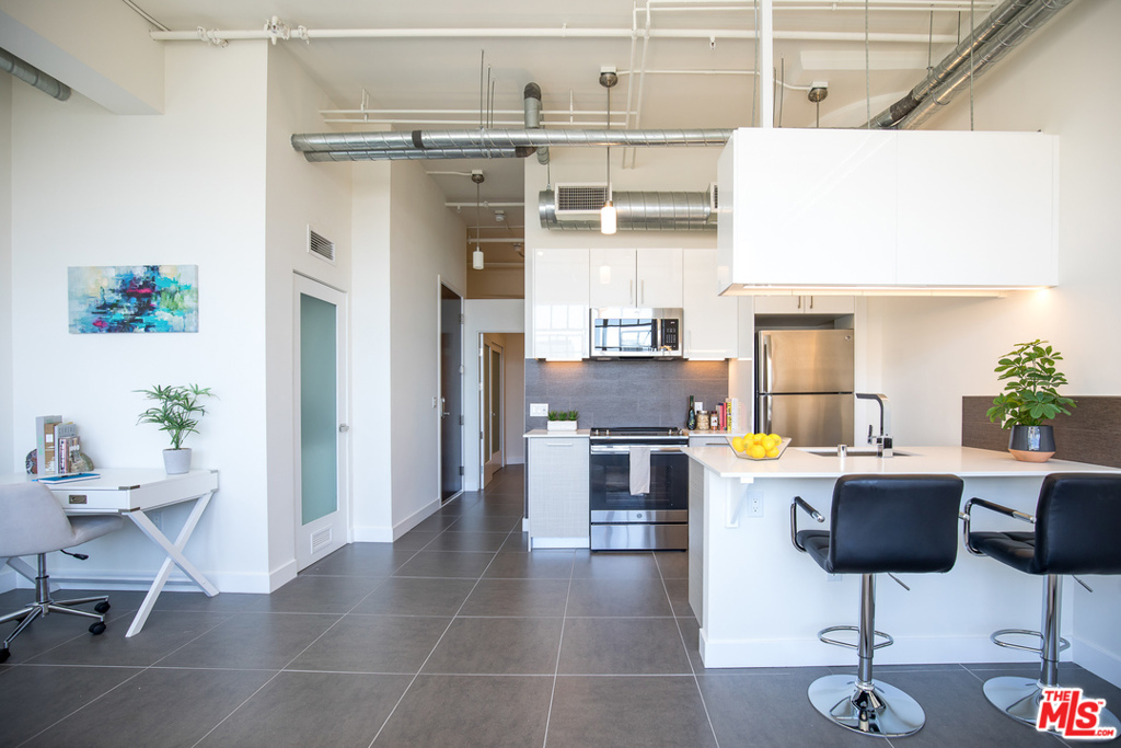 939 S Broadway 712, Los Angeles, CA 90015