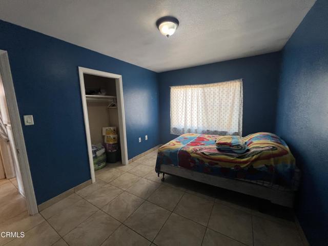 502 504 E Hemlock Street, Oxnard CA: https://media.crmls.org/mediaz/2724b1b0-d680-4a31-af66-bbfcccc94fb0.jpg
