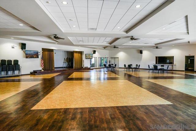 7313 Santa Barbara St, Carlsbad CA: https://media.crmls.org/mediaz/2724f6ef-358c-45bf-8882-387f13bf675d.jpg