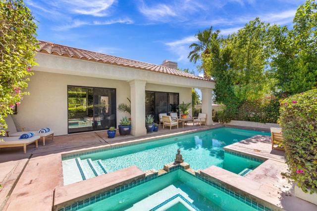 10605 Wimbledon Drive, Rancho Mirage CA: https://media.crmls.org/mediaz/2724fa59-f861-4c9e-9f60-90ed7d17464f.jpg