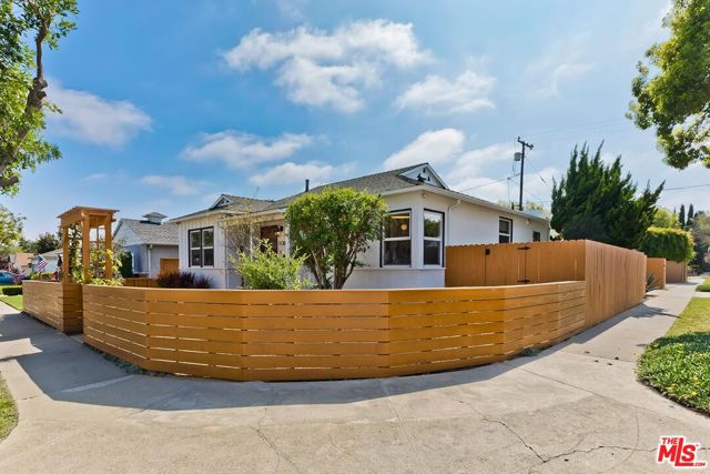 11305 Segrell Way photo 2