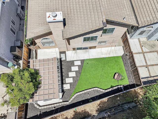 1060 Green Point Ct, Concord CA: https://media.crmls.org/mediaz/27268b5d-fa21-4654-a885-8104ff141d12.jpg