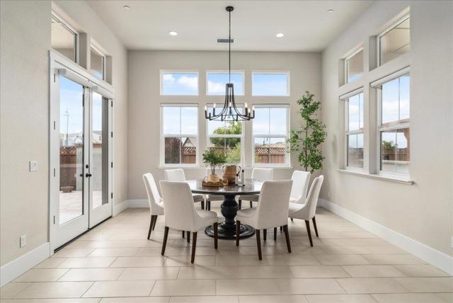 2999 Bluffs Drive, Marina CA: https://media.crmls.org/mediaz/27277535-559c-4419-9597-cfe948a1acb7.jpg