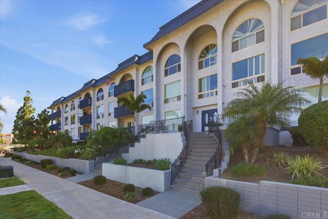 Detail Gallery Image 2 of 26 For 333 Orange Ave #13,  Coronado,  CA 92118 - 2 Beds | 2 Baths
