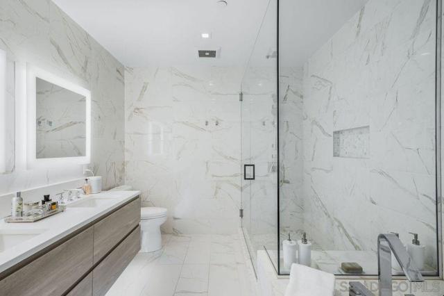 2604 5TH AVENUE, San Diego CA: https://media.crmls.org/mediaz/27283ab1-29d8-48a7-bf35-1558b4b60d86.jpg