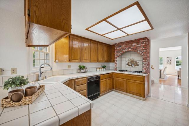 681 Heirloom Court, San Jose CA: https://media.crmls.org/mediaz/2728bc96-e2b0-47b6-b8e3-364aec24fa66.jpg