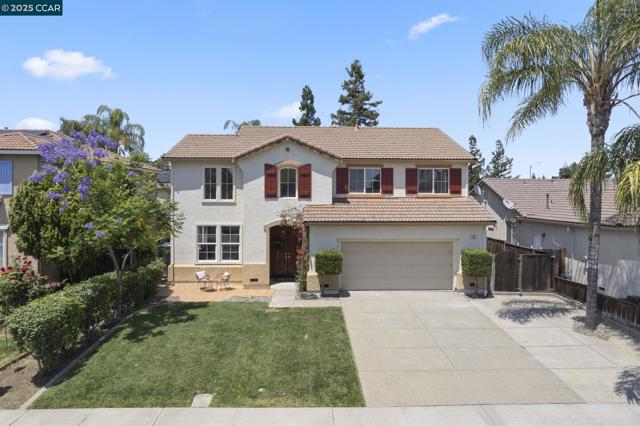 631 Summerwood Dr, Brentwood CA: https://media.crmls.org/mediaz/27297e21-edcd-477a-a8a5-e9f01c94cfba.jpg