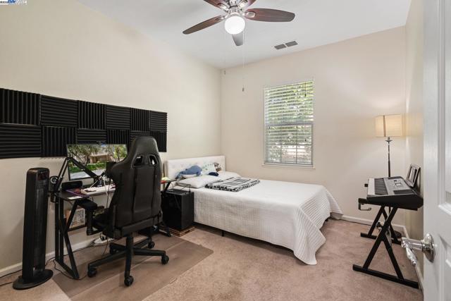 161 W Luna Loca Ln, Mountain House CA: https://media.crmls.org/mediaz/2729bb13-ad87-418e-903f-547815aa69e1.jpg