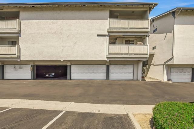 Image 27 of 38 For 4847 Parks Avenue 25