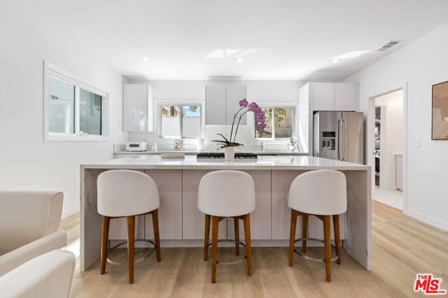 8226 Fountain Avenue, West Hollywood CA: https://media.crmls.org/mediaz/272ba0bf-38fb-49c5-8e54-965a0dd5a056.jpg