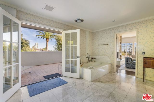 1114 Schuyler Road, Beverly Hills CA: https://media.crmls.org/mediaz/272c5a7f-b814-4bc6-835f-4cbf1e10888e.jpg